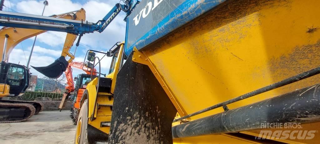 Volvo A 25 F Articulated Haulers
