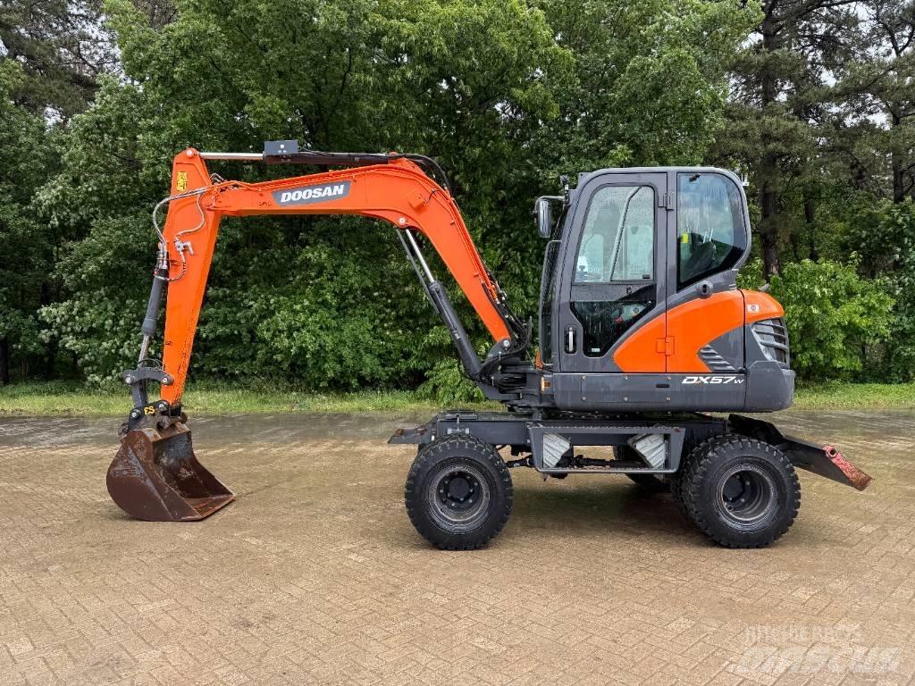Doosan DX 57 W Wheeled excavators