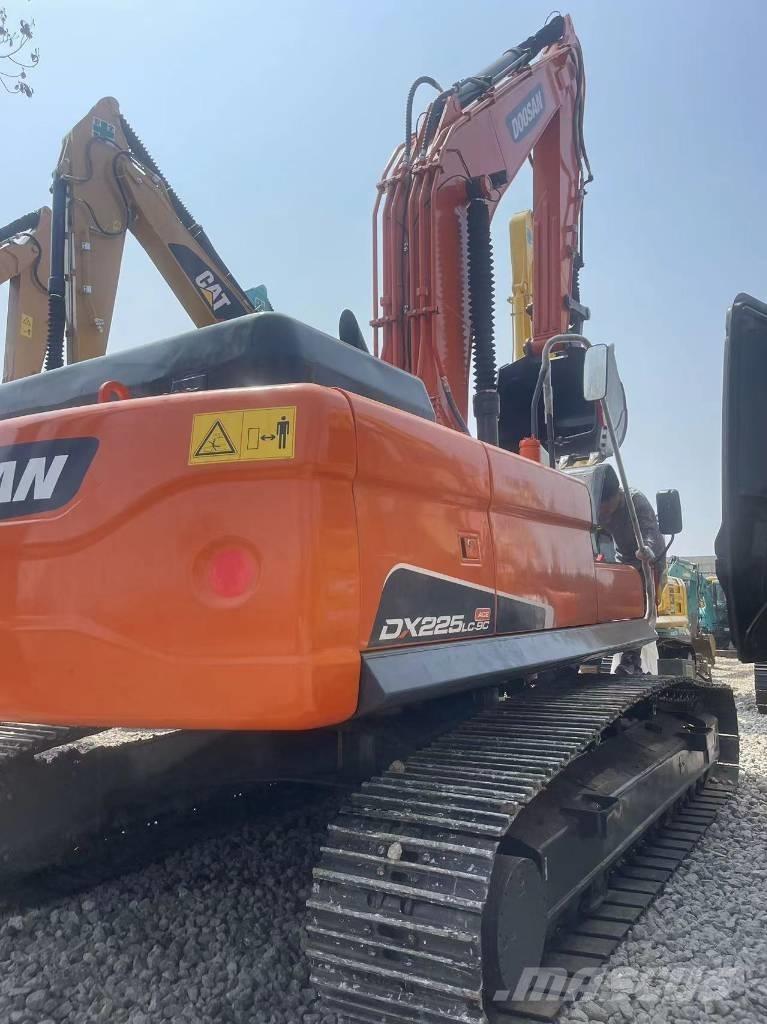 Doosan DX 225LC-9C Crawler excavators