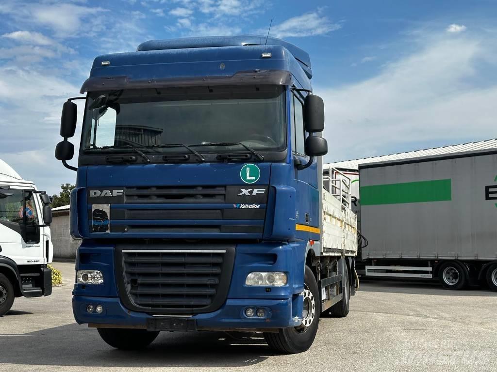 DAF XF 105.460 Truck mounted cranes
