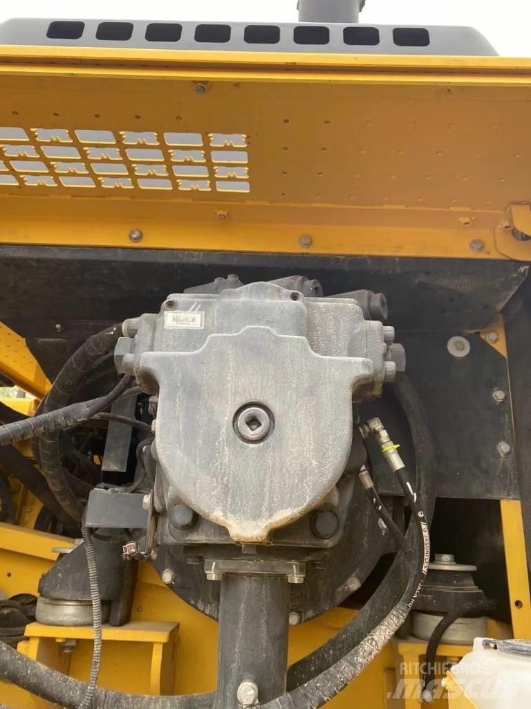Komatsu 450LC-8 Crawler excavators