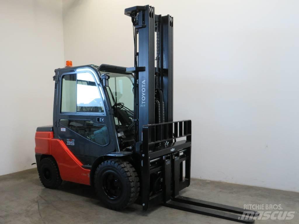 Toyota 8 FDJF 35 Diesel trucks