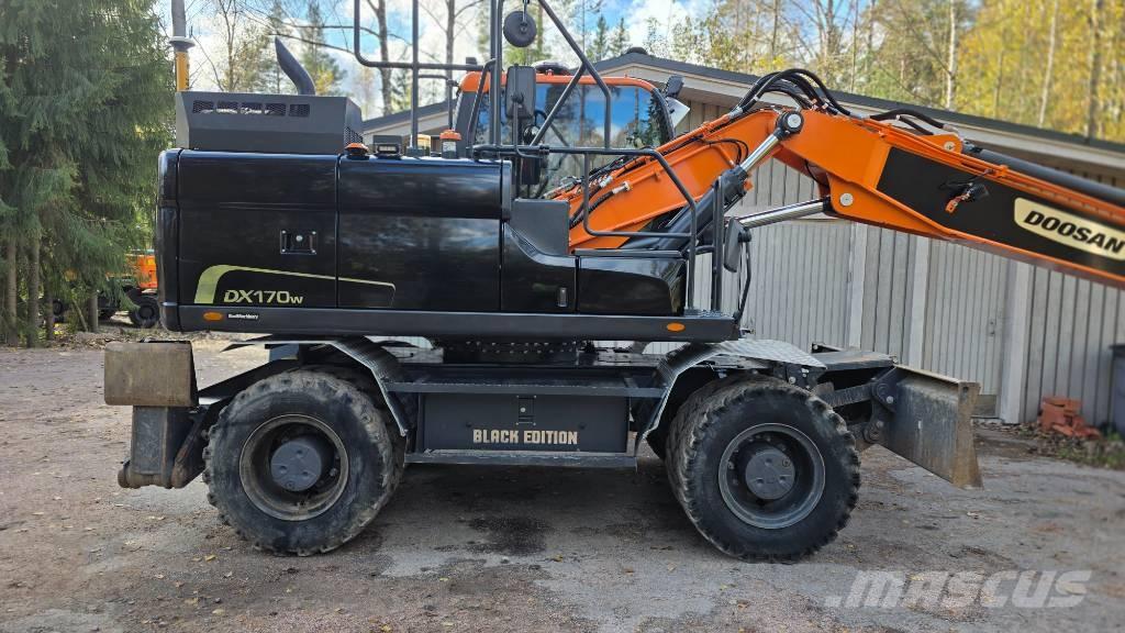 Doosan DX 170 W Wheeled excavators