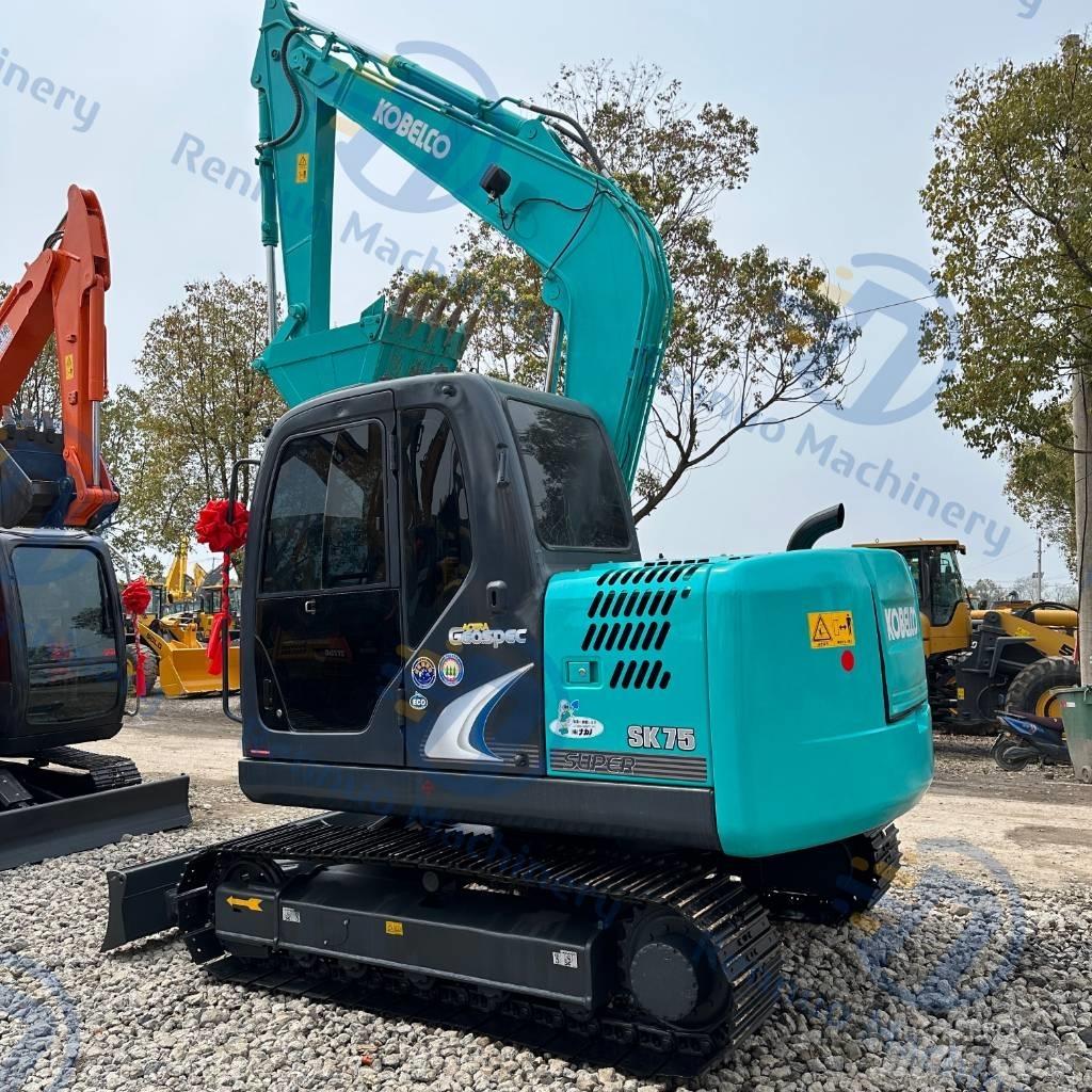Kobelco SK75 Crawler excavators