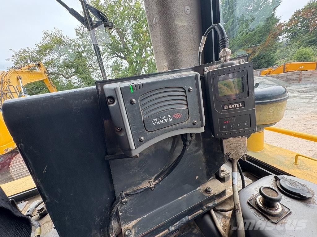 Komatsu D65PXI-18 Crawler dozers