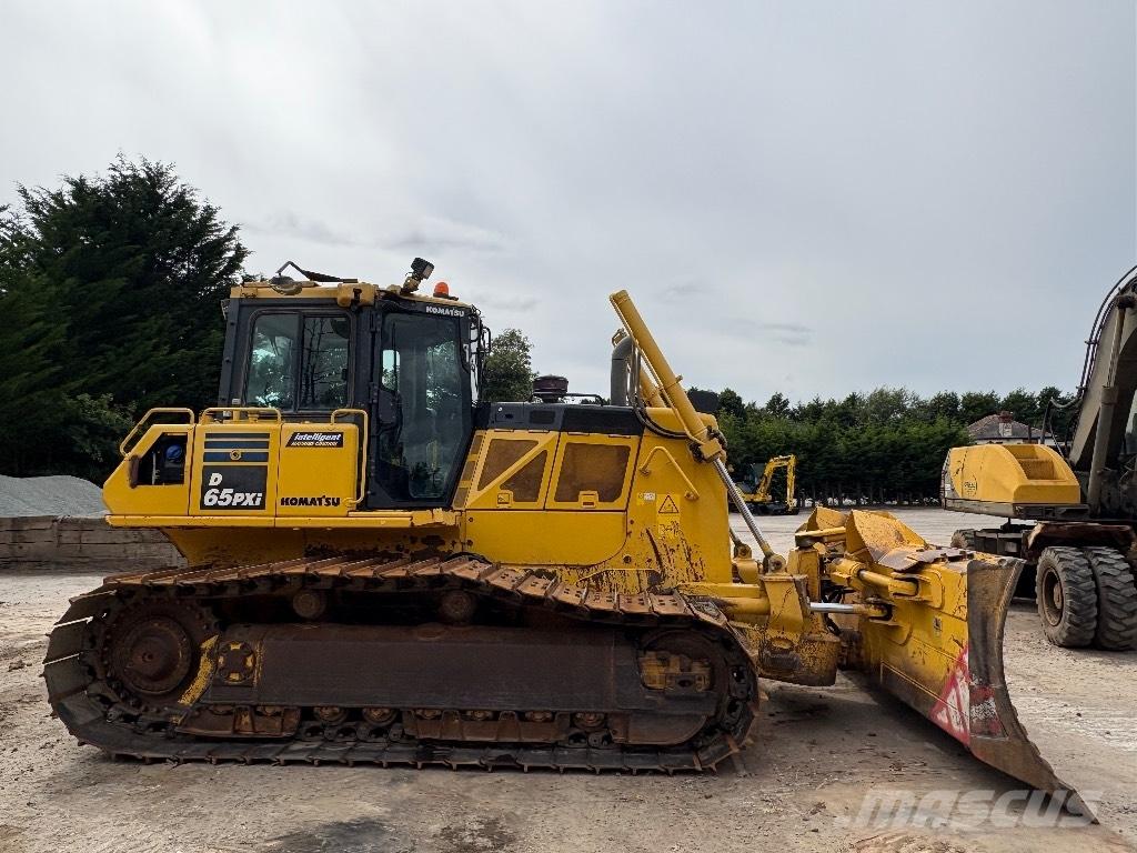 Komatsu D65PXI-18 Crawler dozers