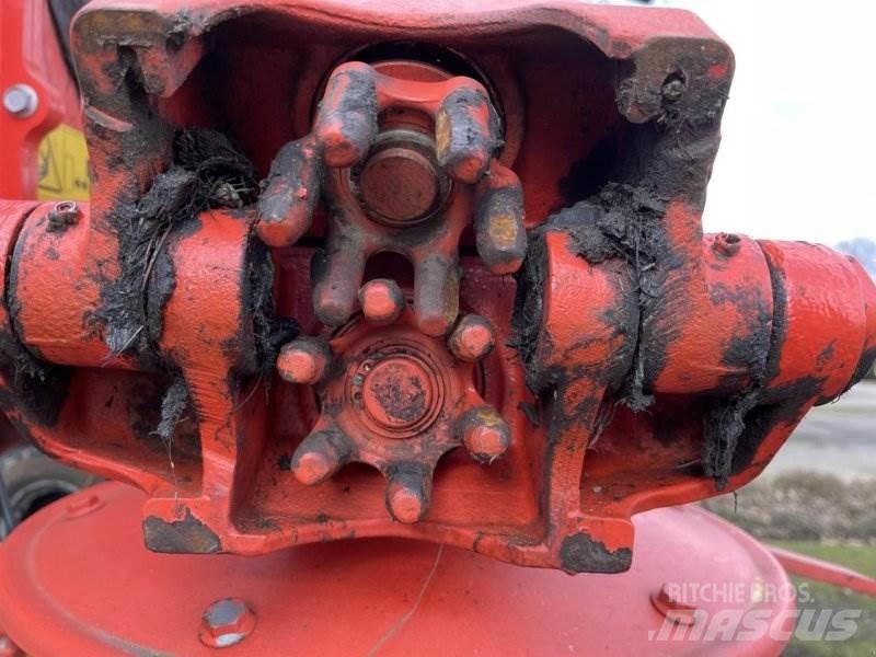 Kuhn GF 13002 Rakes and tedders