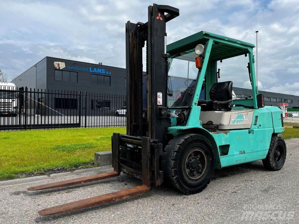 Mitsubishi FD45 Diesel trucks