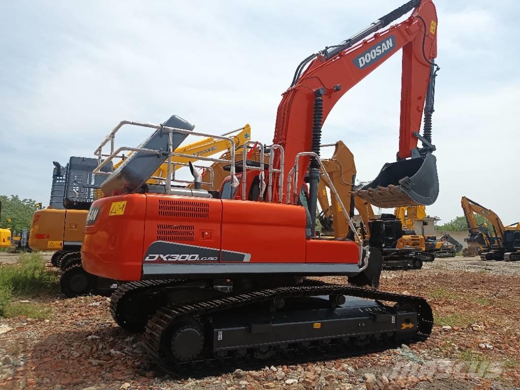 Doosan DX 300 Crawler excavators
