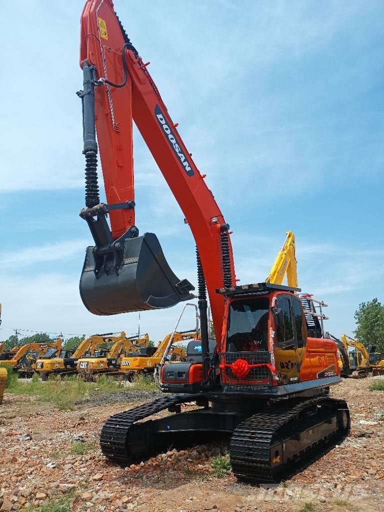 Doosan DX 300 Crawler excavators