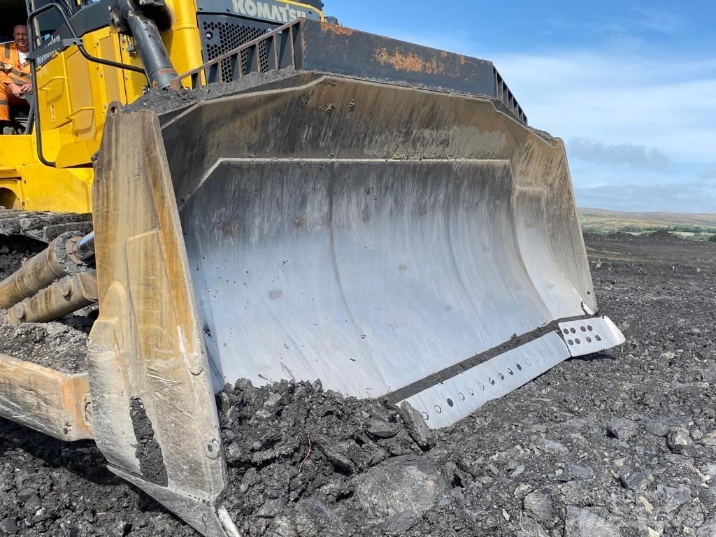 Komatsu D 375 A-8 Crawler dozers