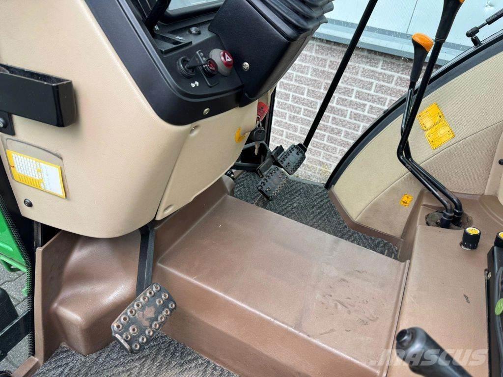 John Deere 5215 Tractors