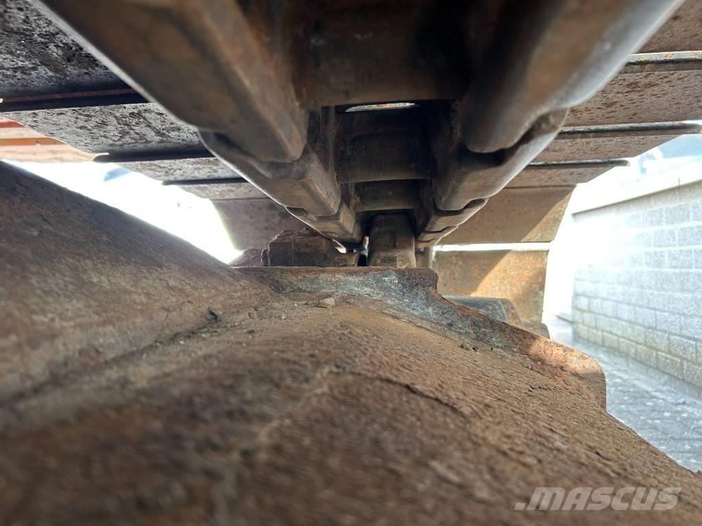 Fiat-Hitachi EX 165 Crawler excavators