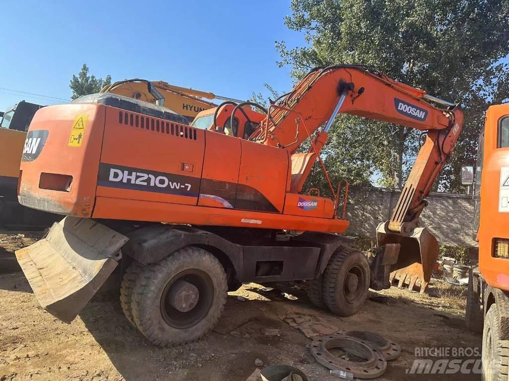 Doosan DH210W Wheeled excavators
