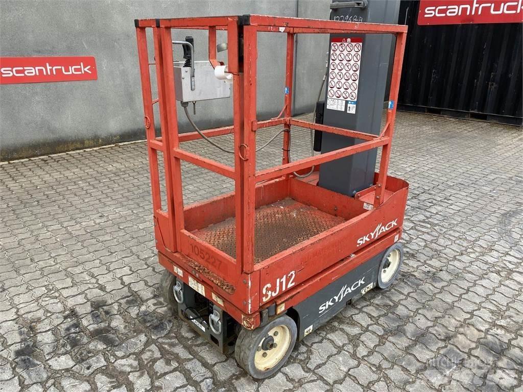 SkyJack SJ12 Used Personnel lifts and access elevators
