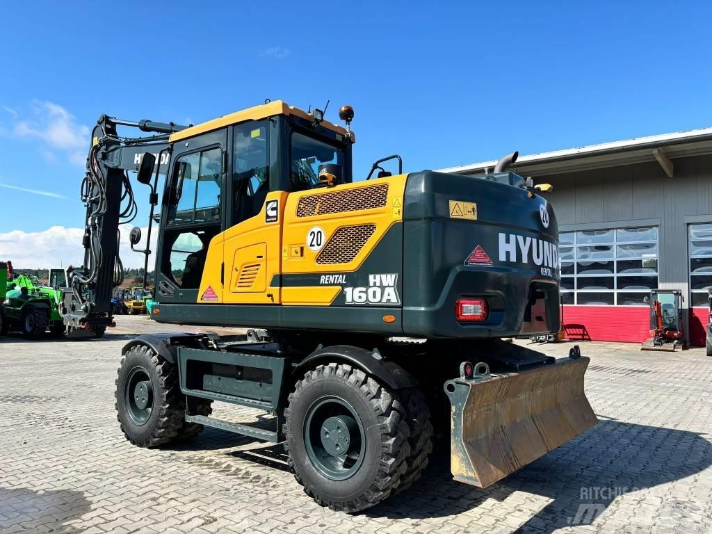 Hyundai HW160A Wheeled excavators