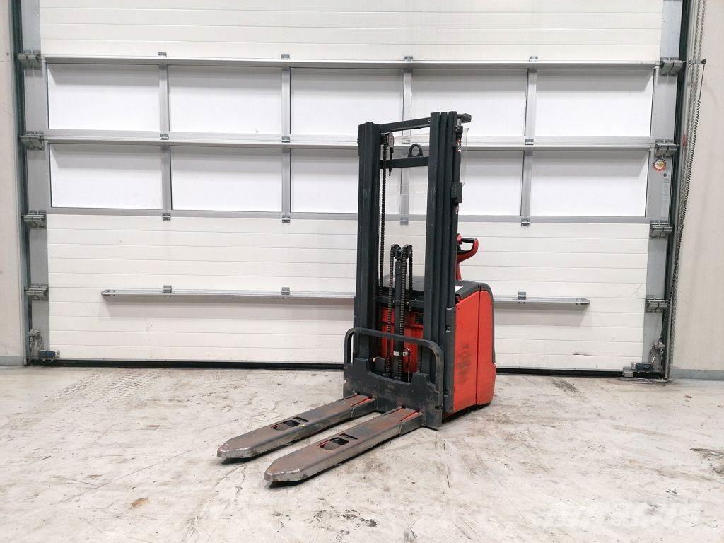 Linde L14 Pedestrian stacker