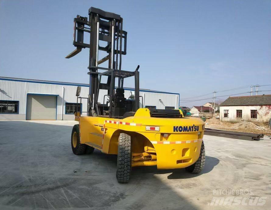 Komatsu FD 200 Diesel trucks