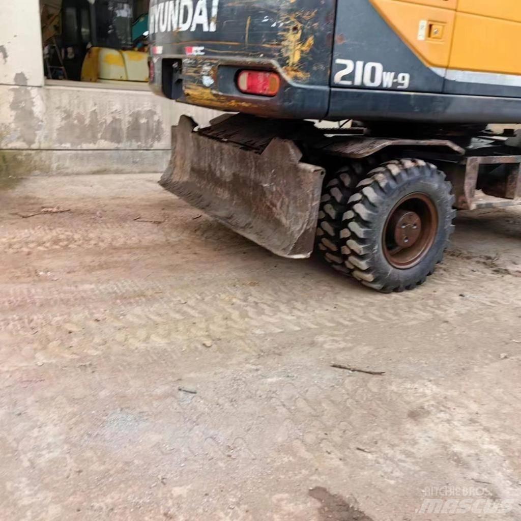Hyundai 210-9 Wheeled excavators