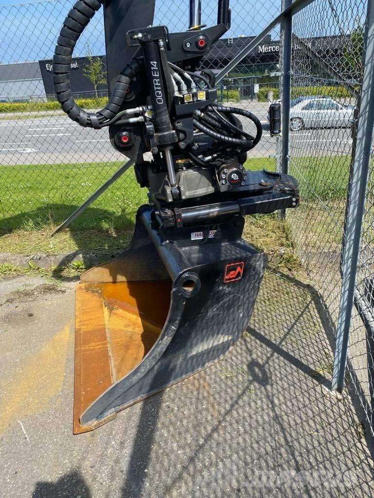 Huddig 1370 Backhoe