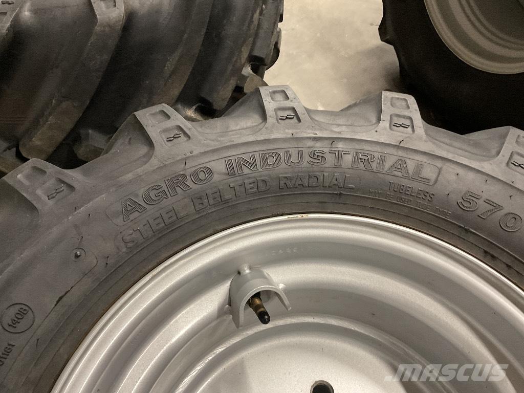 Alliance 425/55R-17 Tyres, wheels and rims