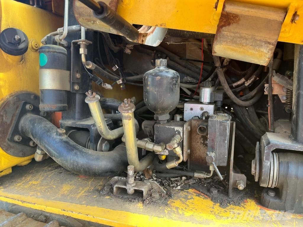 New Holland D180 Crawler dozers