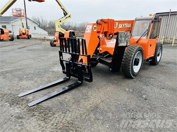 SkyTrak 10054 Telescopic handlers
