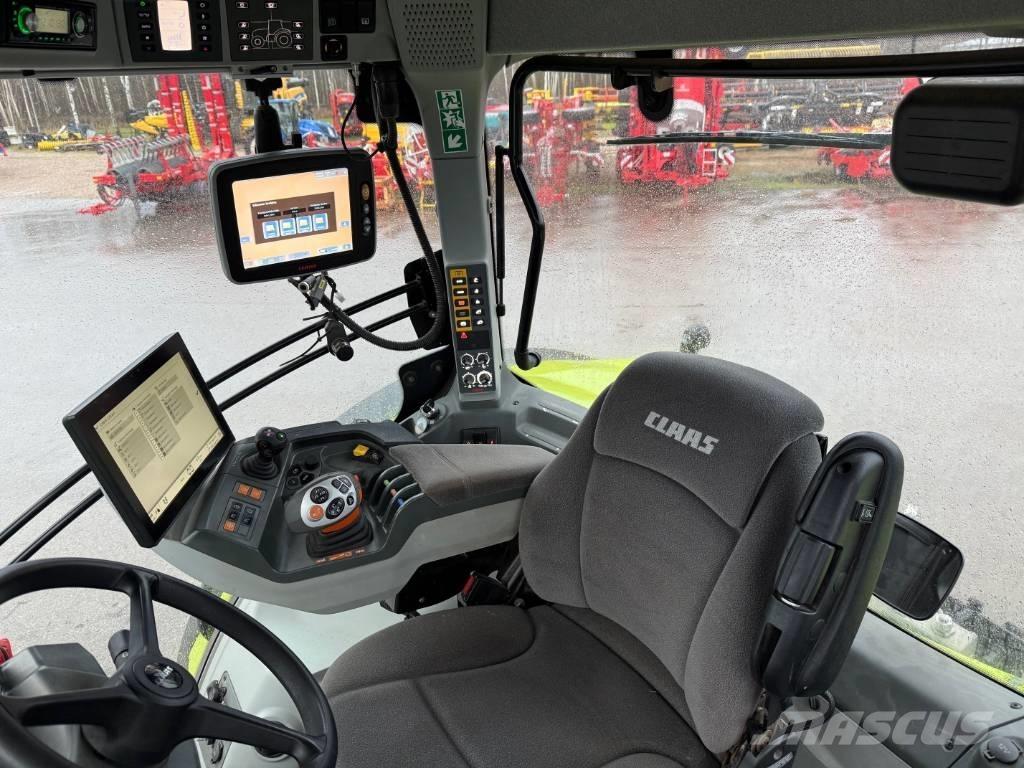 CLAAS Axion 850 Tractors