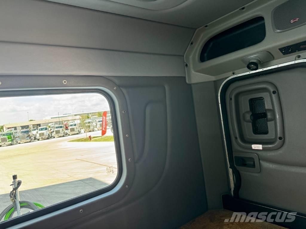 Peterbilt 389 Prime Movers