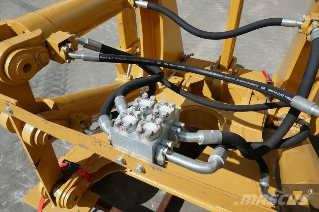CAT D7E Ripper Other components