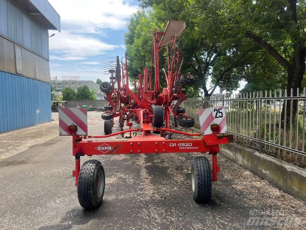Kuhn GA 8121 Windrowers