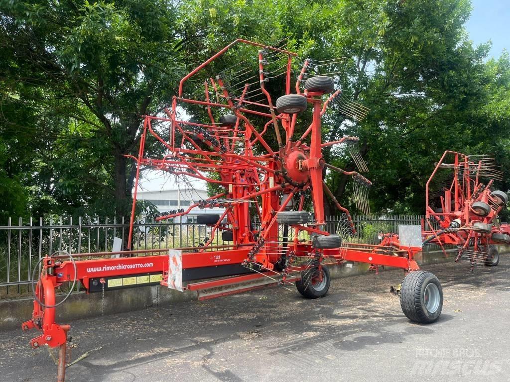 Kuhn GA 8121 Windrowers