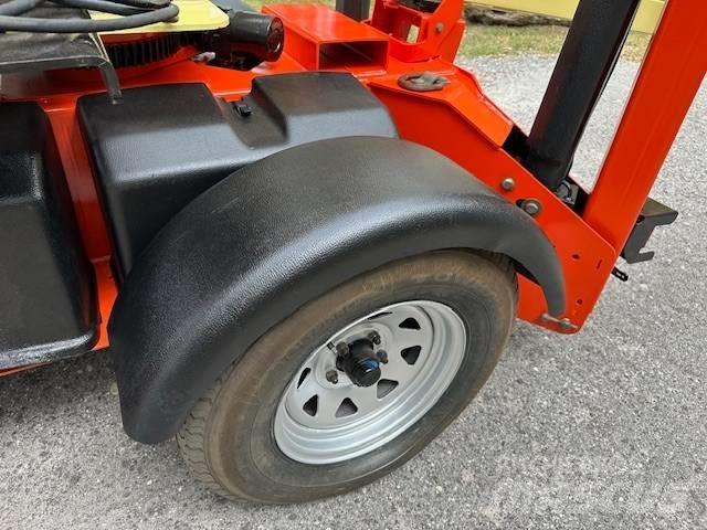 JLG T 350 Trailer mounted platforms