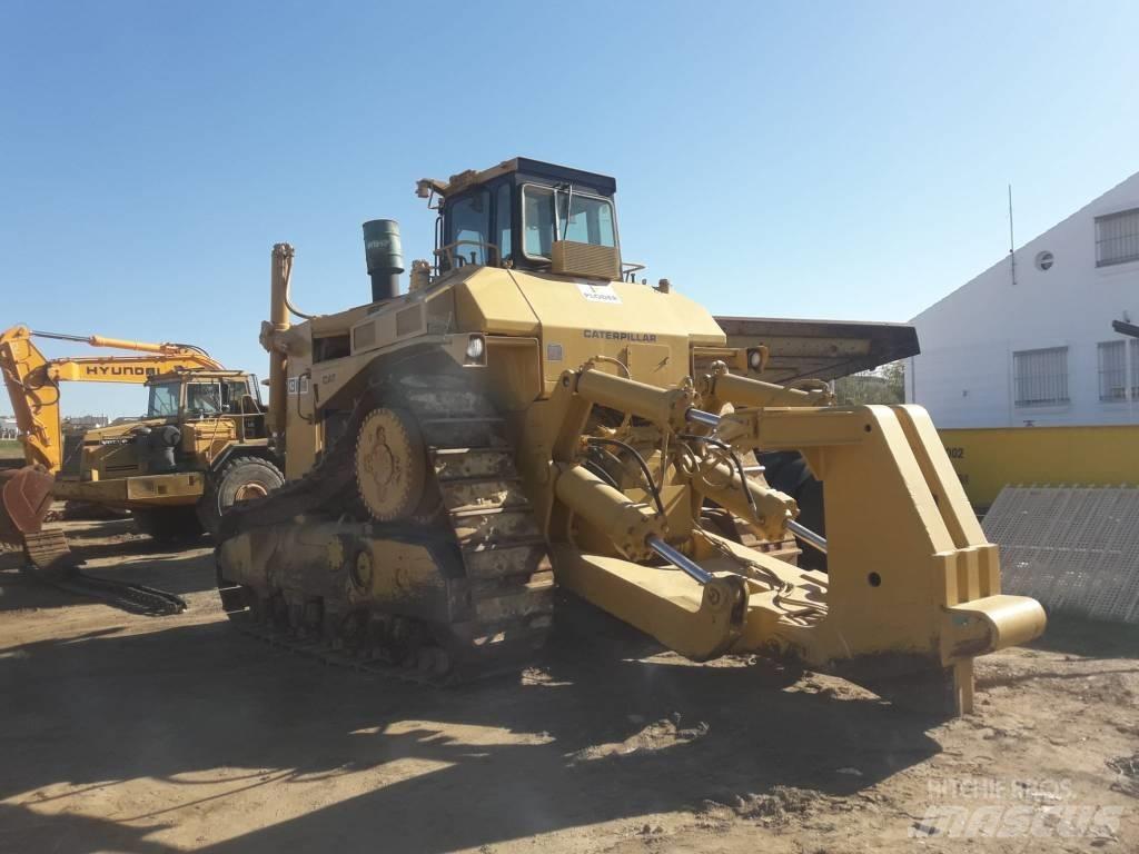 CAT D 10 Crawler dozers