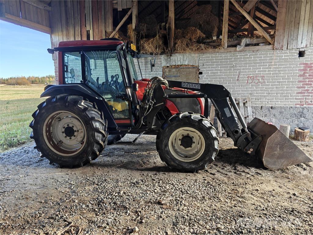 Valtra A95N Tractors