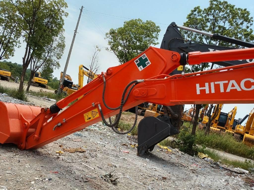 Hitachi ZX 200 Crawler excavators