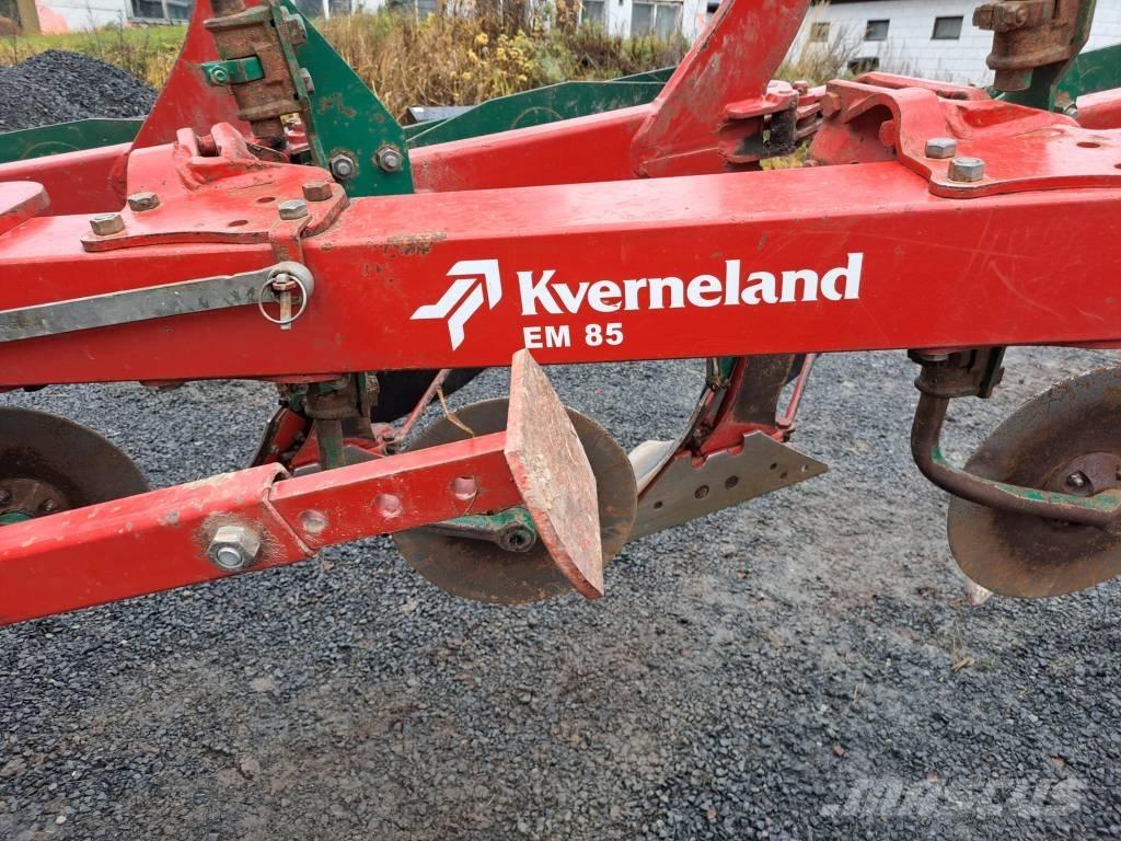 Kverneland EM 85 Reversible ploughs