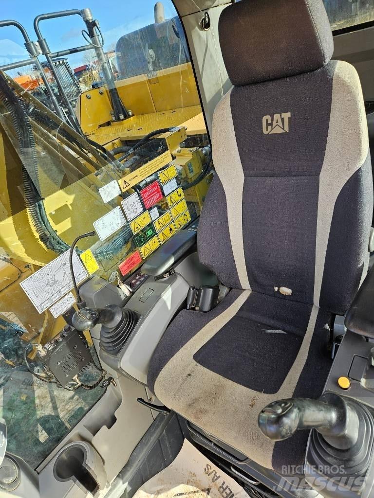 CAT 326 F L Crawler excavators