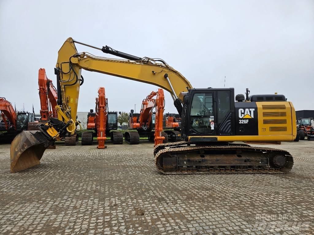 CAT 326 F L Crawler excavators