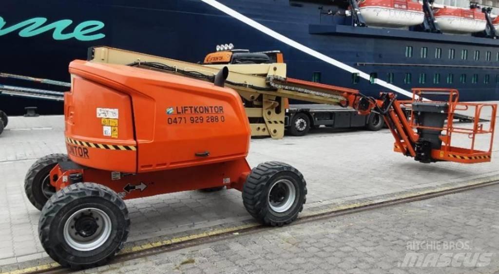 JLG 520 AJ Articulated boom lifts