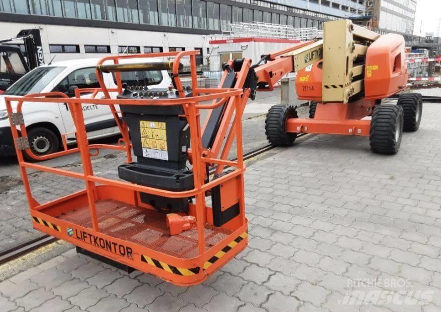 JLG 520 AJ Articulated boom lifts