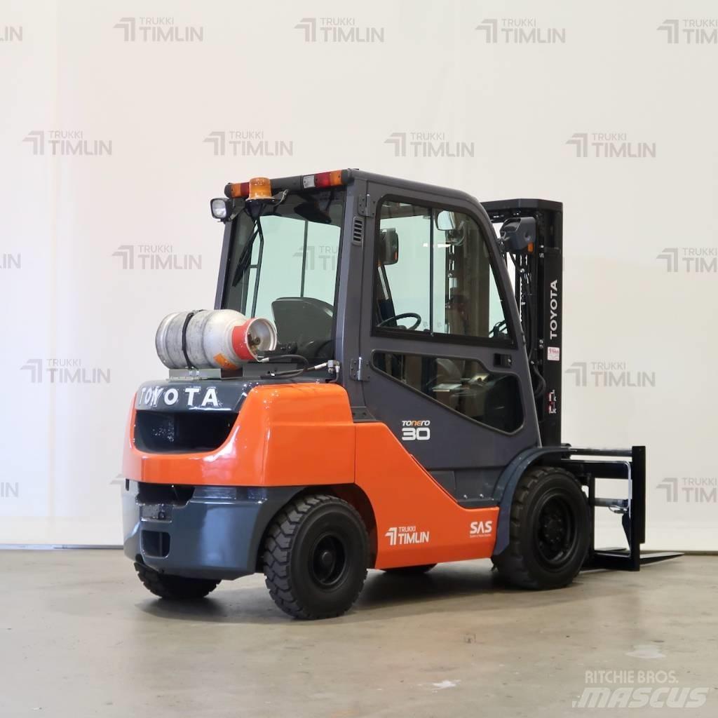 Toyota 02-8FGF30 LPG trucks