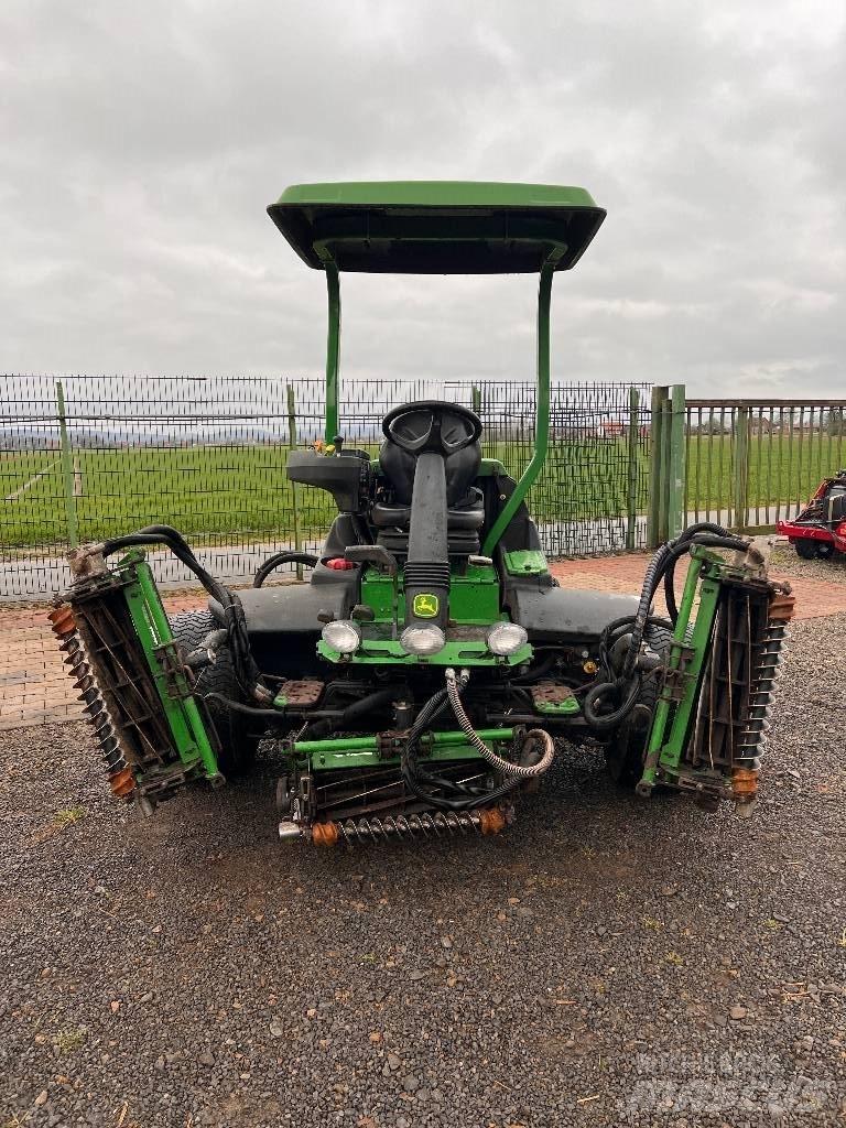 John Deere 8700 Fairway mowers