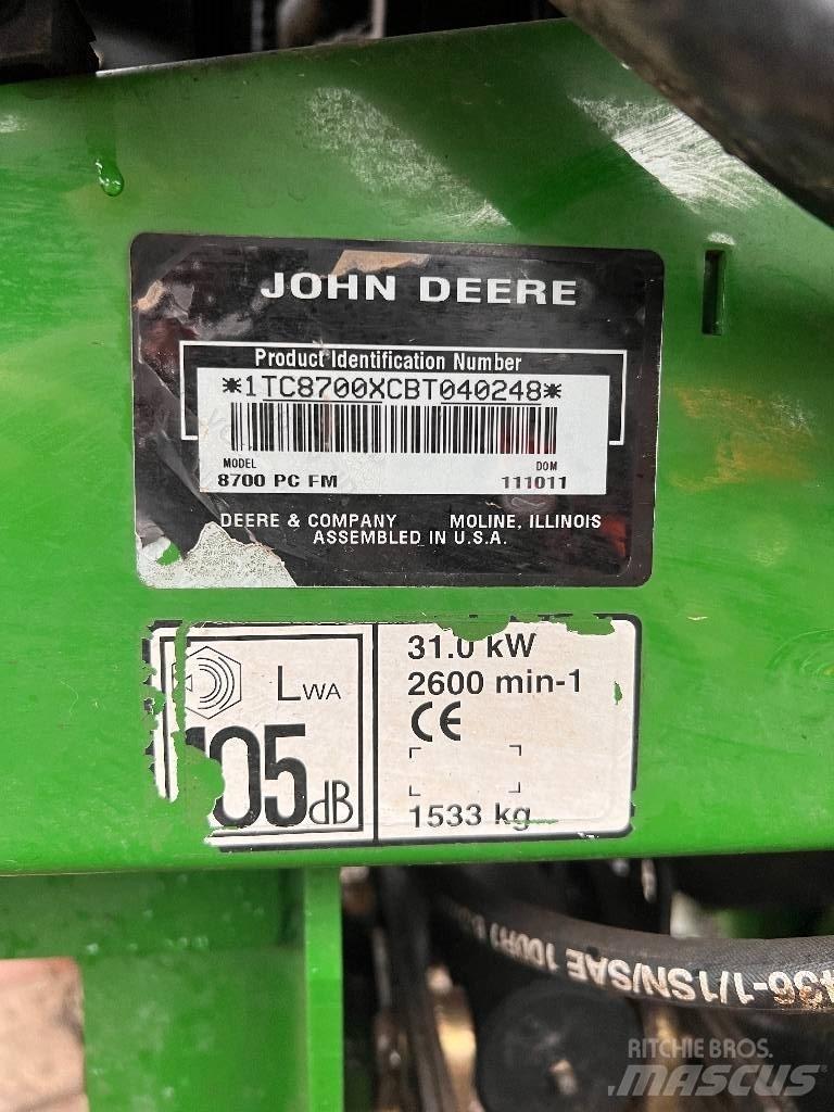 John Deere 8700 Fairway mowers