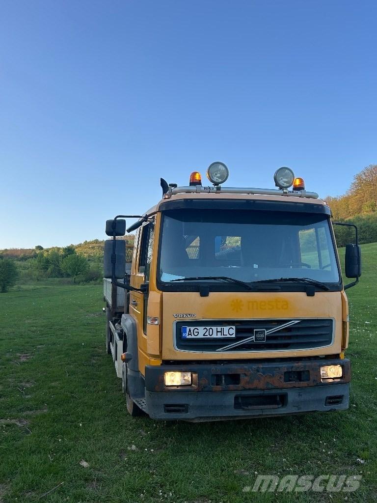 Volvo FL 6 Truck mounted cranes