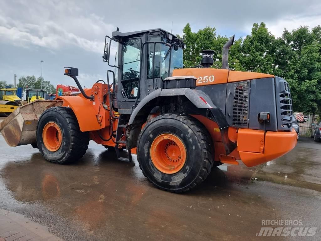 Hitachi ZW 250 Wheel loaders