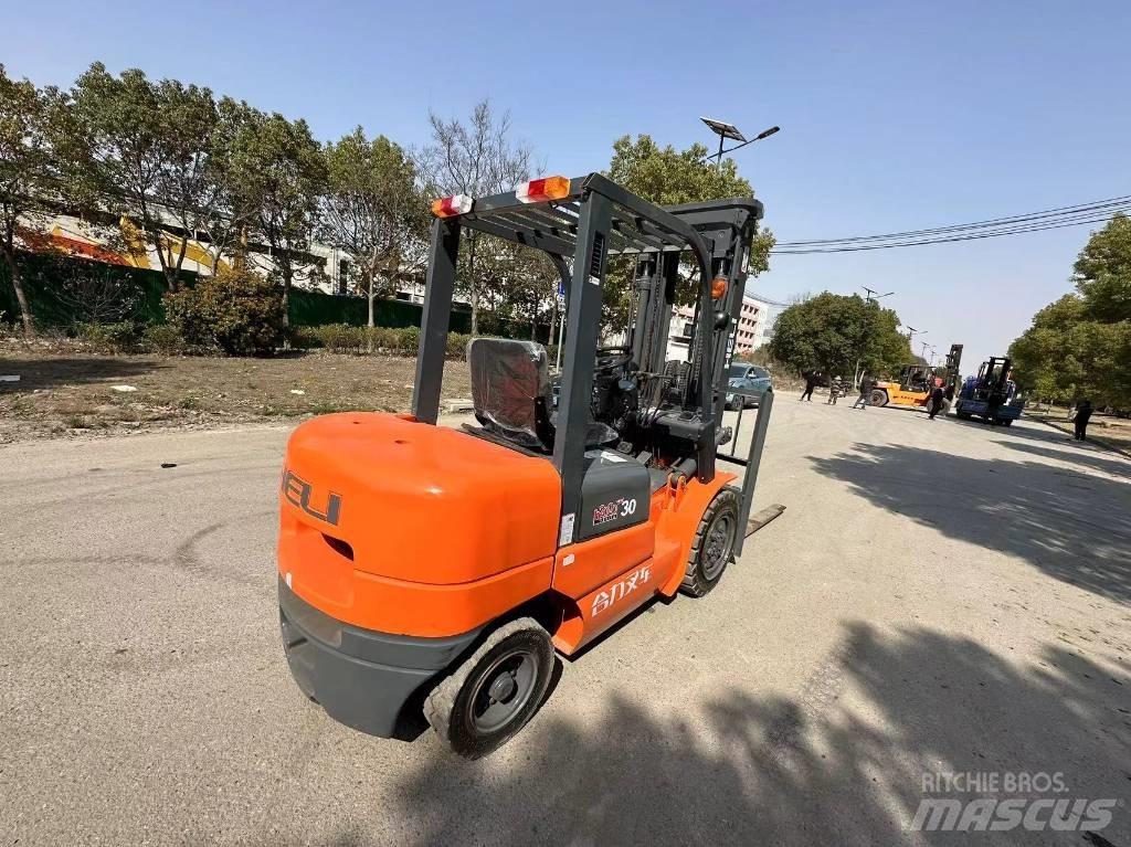 Heli CPC 30 Diesel trucks