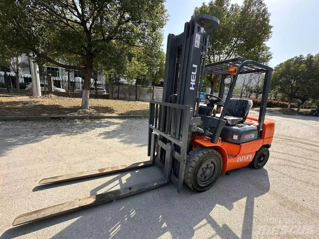 Heli CPC 30 Diesel trucks
