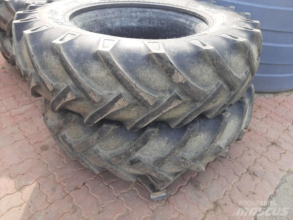 BKT 18.4-38 2 kpl Tyres, wheels and rims