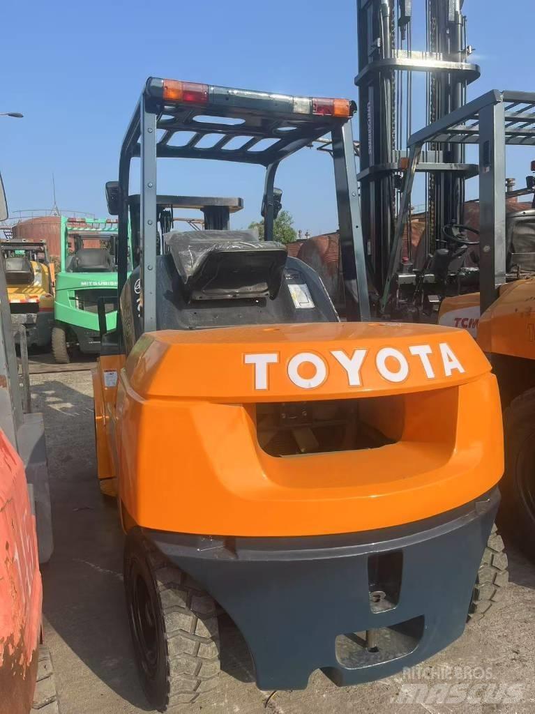 Toyota FD 50 Diesel trucks